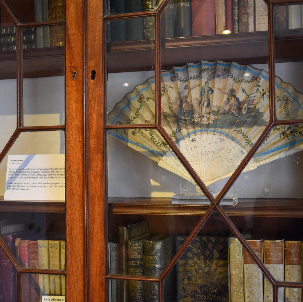 'Persuasion and War' is now on display and open to the public. We love this beautiful ceremonial fan featured in the Drawing Room. Join us before the end of the year to see the exhibition: bit.ly/2msKkt9 #JaneAusten