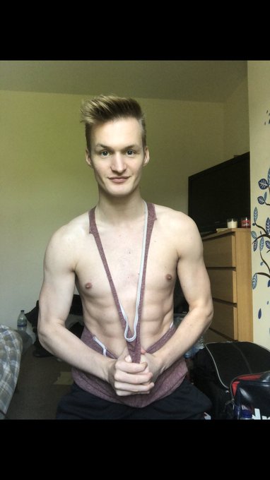 Happy Wednesday ? move into my flat shortly so will be posting more ? https://t.co/4OEXYv21ax