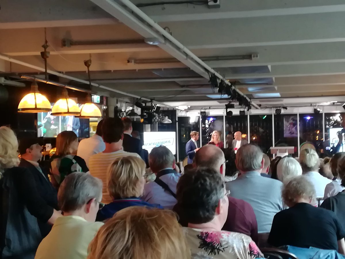 irisvdkolk's tweet photo. Bomvolle zaal bij het #sociaaltribunaal van @SPnl in #Amsterdam! Loondispensatie = discriminatie. Dit plan moet zo snel mogelijk van tafel! ✊🏻 #EerlijkLoon #wijstaanop https://t.co/M1YvmOkJUS