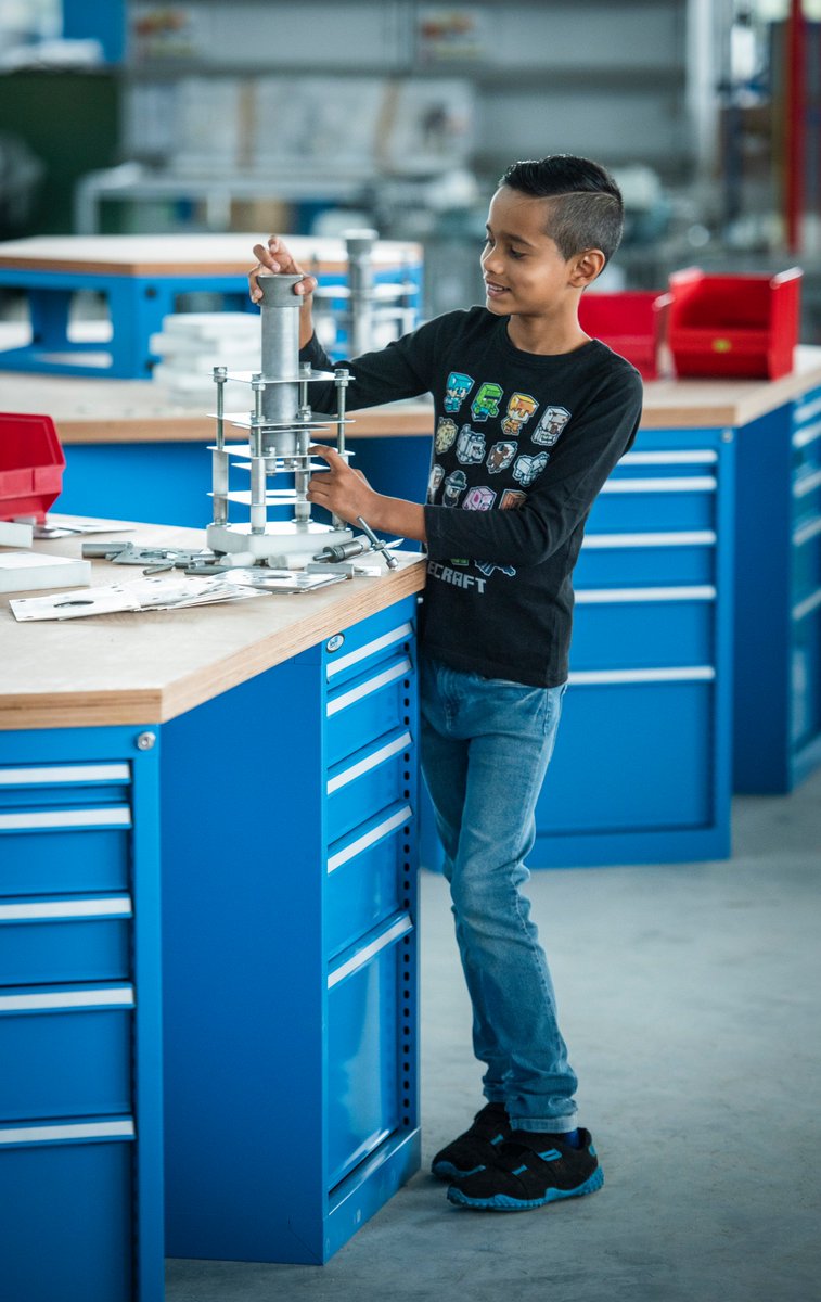T2campus's tweet photo. “Als lid van de #technologiebende kan ik mij helemaal uitleven en allerlei proefjes doen. De T2‑campus lijkt me ook heel leuk, daar kan ik samen met mijn vriendjes experimenteren.” – Brent, #TECHheld in spe
Speel mee: https://t.co/B55H2jFIjv #maakhetmee #TECHkids #TECHtalent https://t.co/HlVhF6TZZU