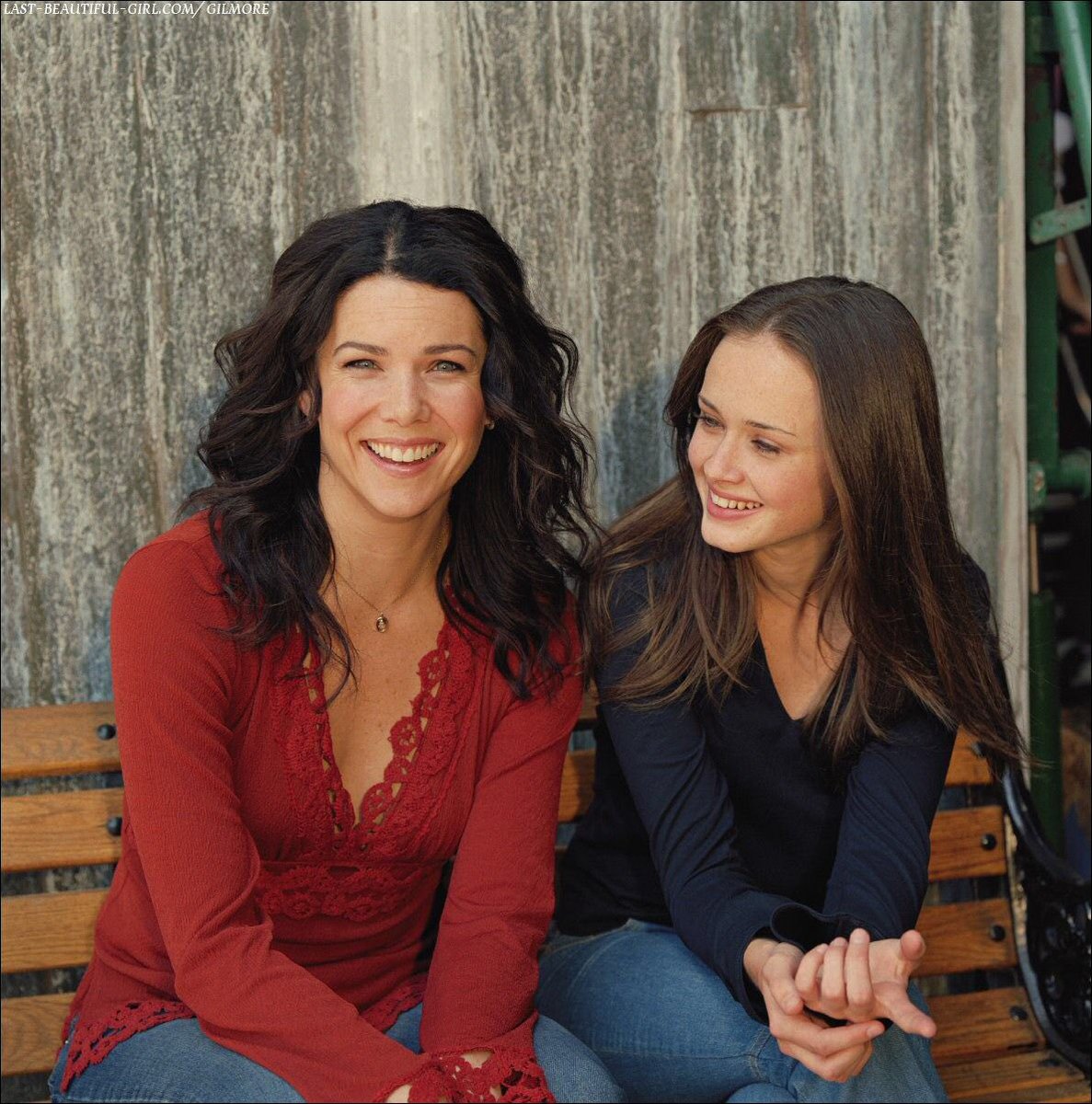 MrChrisMead's tweet image. #SofaDay continues with a Gilmore Girls marathon. I might - MIGHT - be a little in love with Lorelai Gilmore (Snr).