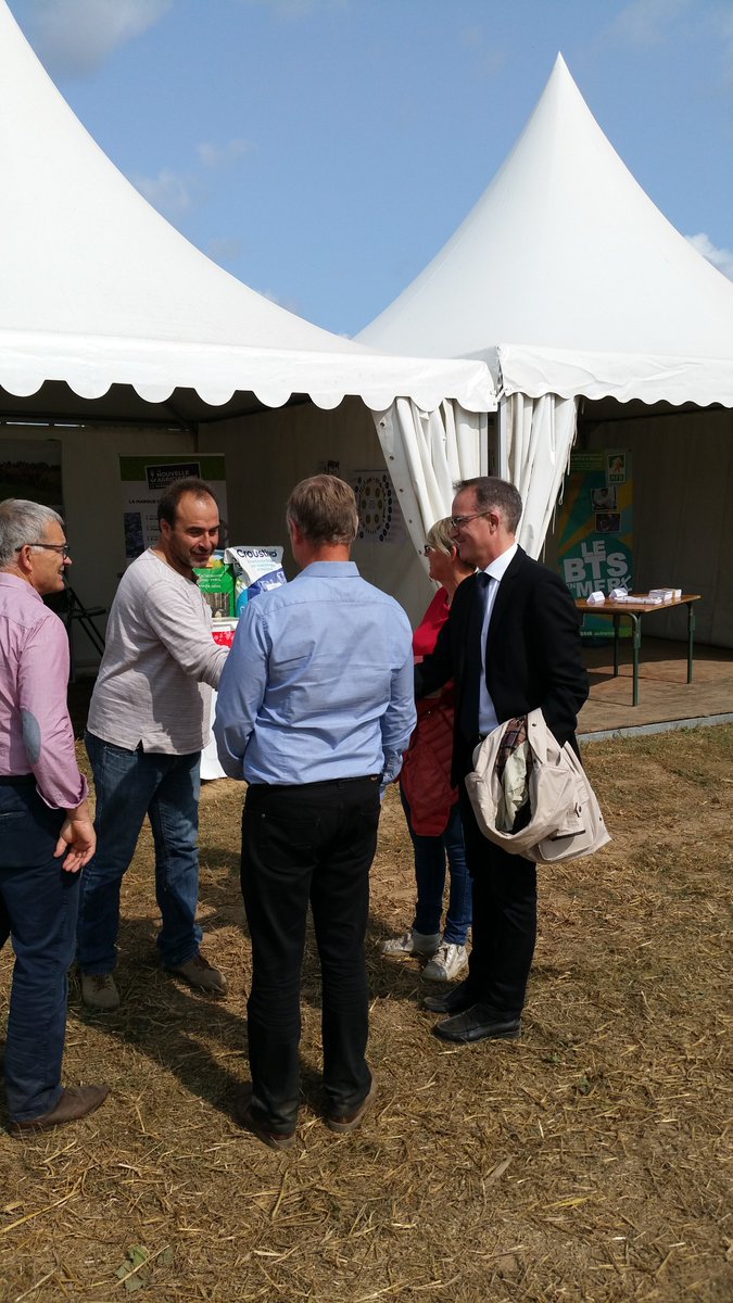 Prefet53's tweet photo. Bravo aux responsables de #TerreEnFete à #Hambers les 25 et 26 août. Un  modèle d'organisation et de sécurisation d'un rassemblement de foule. #Mayenne https://t.co/n0CVfnBxyi