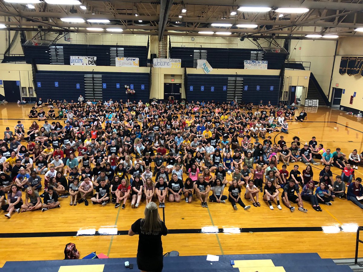 mrdurant's tweet photo. Good morning high school ⁦@wpsrhs⁩ ⁦@wps⁩ ⁦@BoomerangPrjct⁩ ⁦@bearslinkcrew⁩ https://t.co/bvw25TWZSY