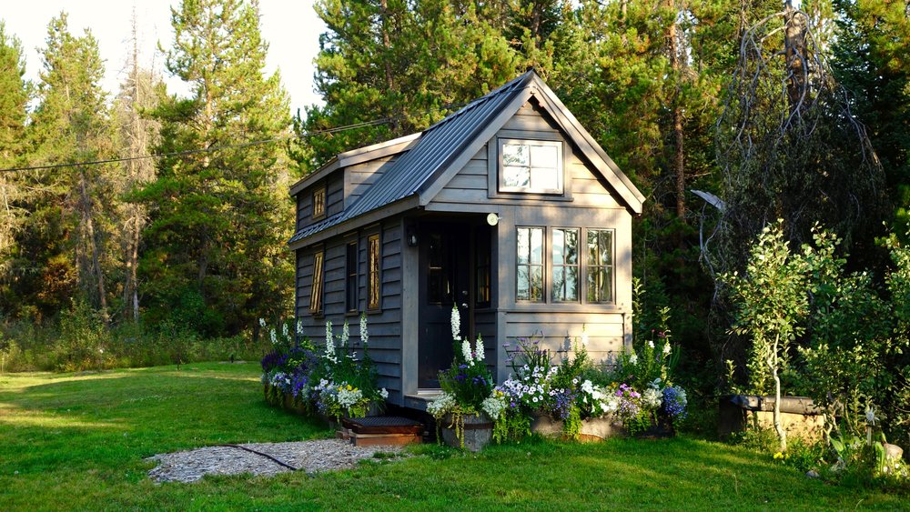 SelectQuoteIns's tweet photo. Thinking about downsizing to a tiny house? First, make sure you have the right insurance coverage. https://t.co/t8rk3fcIgM #tinyhousemovement #homeinsurance #weshopyousave #microdwelling #insurance #freequote #location #simplify #downsize #goals https://t.co/oUcNJKHcic