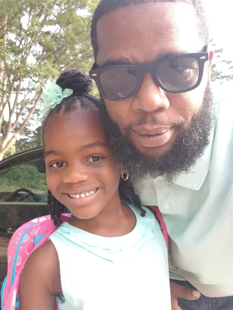 CoachLeon716's tweet photo. 😎😎THE FIRST DAY OF SCHOOL!! HERE WE COME😊😊 https://t.co/VWpMxJRulH