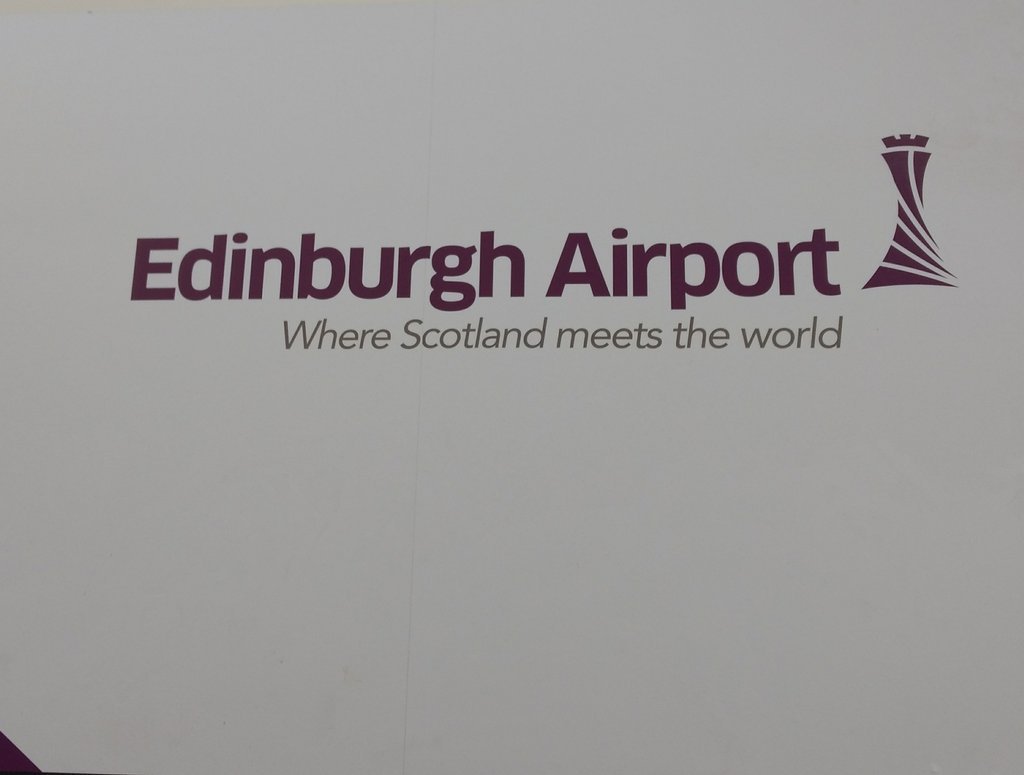 TurningPagesST's tweet image. Lovely to meet up with Jim @scottishprisons again after so long. Exciting to explore #everyprisonerareader with them and @fifecollege.