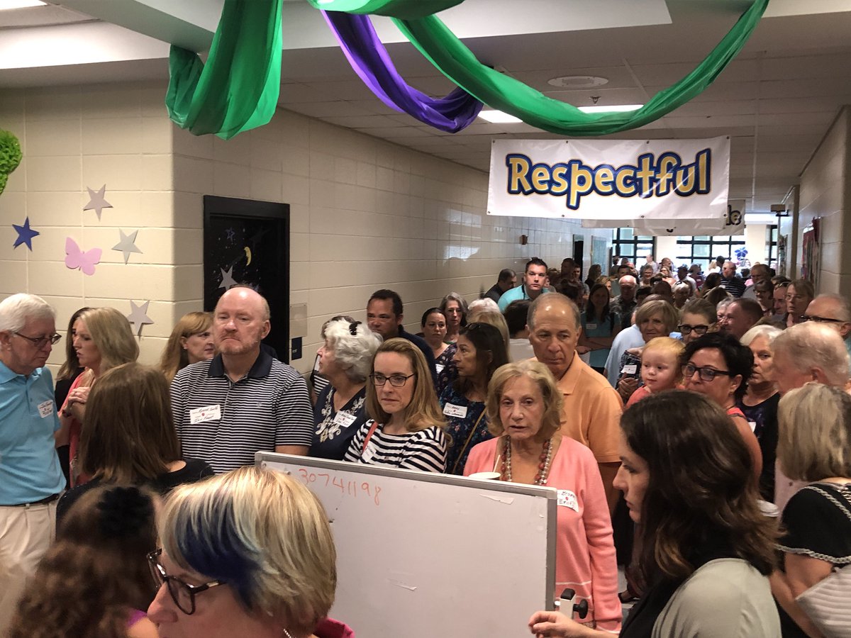 FultonCoSchools's tweet photo. Grandparents Day at Sweet Apple is ALSO Book Fair Day! It takes a village, and the whole village is in the Media Center! https://t.co/37Eod6nZDS