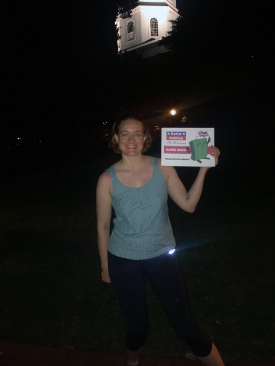 Partisan_Game's tweet photo. It's hard to see in the dark but that IS the capitol building in Annapolis, Maryland! Thanks, Theresa for doing your part to make #GameForPresident! #ThePartisans @ExtraCreditz @Fun_To_11 https://t.co/hEXKGHl267