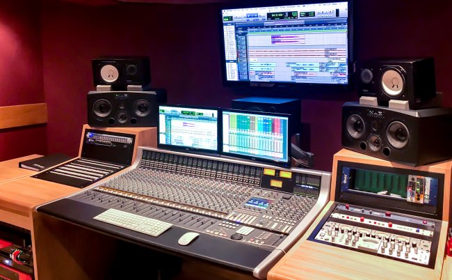 AVMag's tweet image. SSL console adds to adult education opportunities at Morley College London bit.ly/2ojjdzh #avtweeps @solidstatelogic