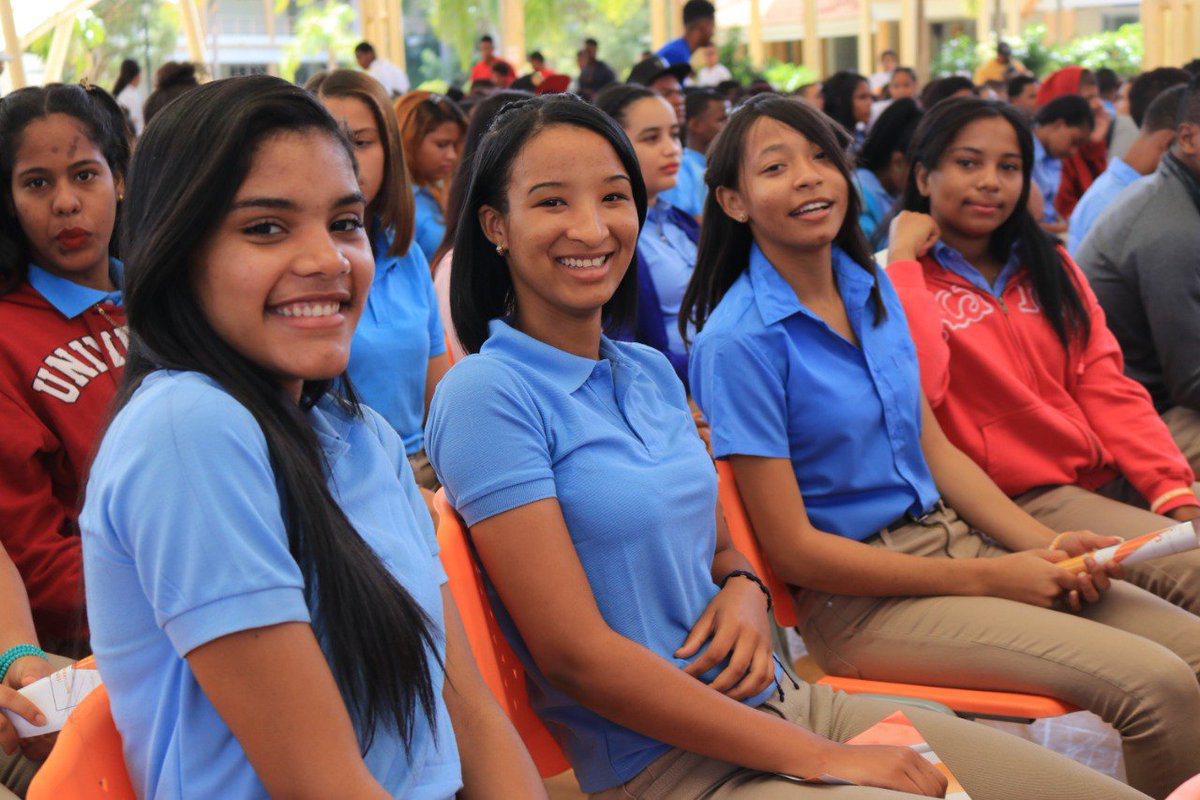 JuventudRD's tweet photo. Hoy, desde la UASD, recinto San Juan de la Maguana, nuestro conversatorio #HablemosDeTodoRD sobre sexualidad, prevención de embarazo🤰🏻 en adolescentes, e infecciones de transmisión sexual. https://t.co/3HtpOShdUu
