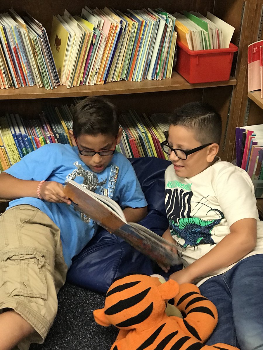 thouston_tcsd's tweet image. “Emerging leaders need mentors to guide them...” building year long relationships today as we begin Cubbie’s Cave. #tcsdshare #tcsdbearsclimb