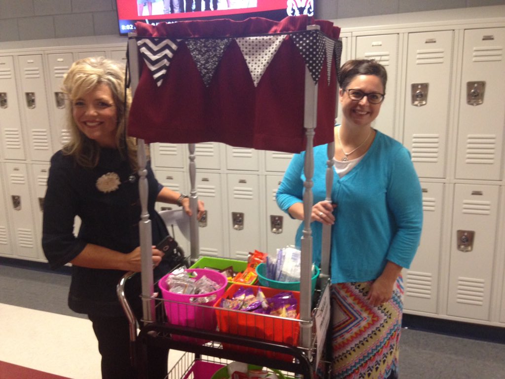 ryanroberts47's tweet image. Back by popular demand the @RAMiddle_RAMS Treat Trolley! Powering teachers thu an awesome Wednesday! Great job mrs Hahn and mrs Mickel! @AndersonFive #RAMSInspire 🚋 🚋 🚋