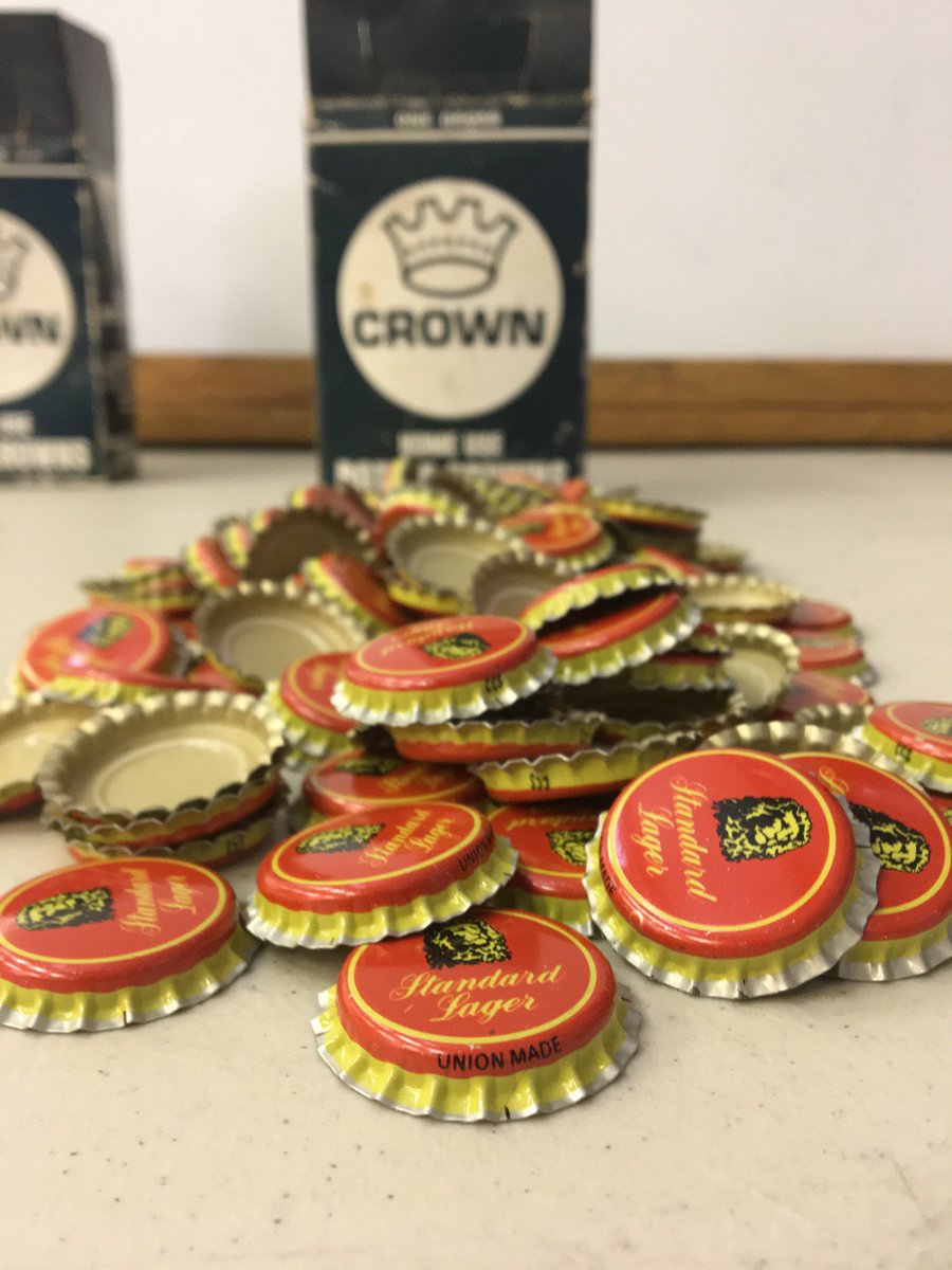 AndrewTorpedo's tweet photo. Just uncovered a few boxes of unused beer bottle crowns. #earlybirds #mancave #beer #beersigns #drewerys #standardlager #manitoba #canada #unionmade https://t.co/PJbt6AuIsi