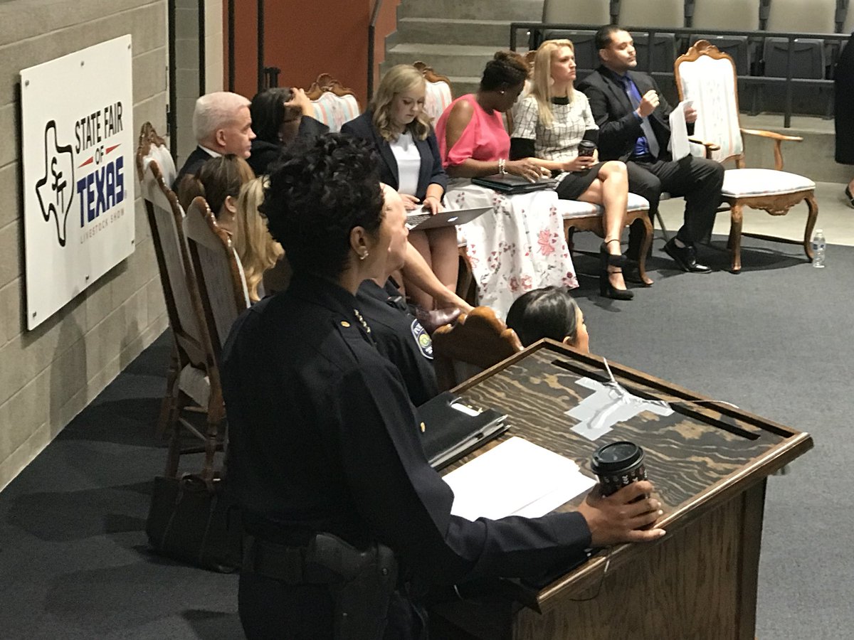 Dallas Police Dept tweet media