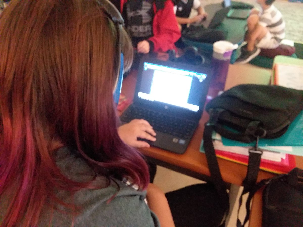 ddkharris's tweet photo. Facing Challenges head on in 5th grade @HickoryHillsSPS using Nearpod. How our mindset affects our thought process and how we can grow our mind from making mistakes. #classbuilder https://t.co/QgYSUrs5hv