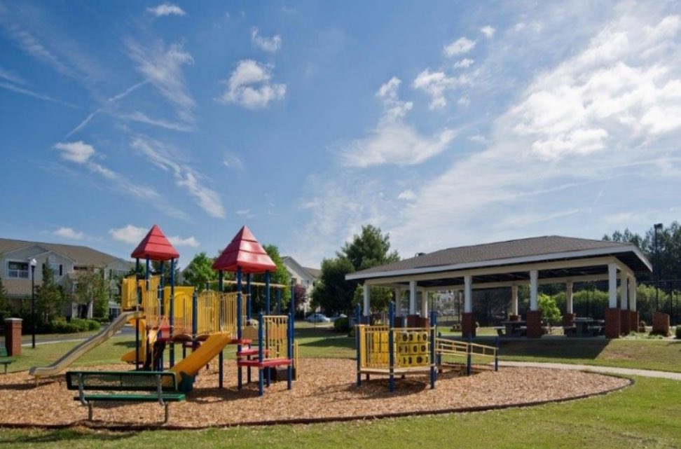 InvestAtlanta's tweet image. Big #AffordableHousing News: Mayor @KeishaBottoms and the IA Board have voted unanimously to support the preservation and renovation of 272 affordable multi-family units at the Villages of East Lake! #Equity #OneAtlanta