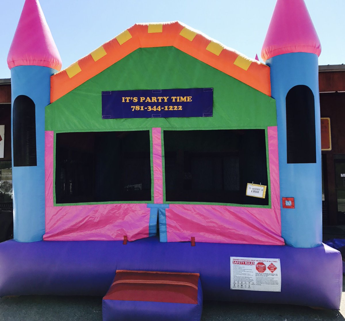 PartyTimeMA's tweet image. #MakeABirthdayBetterBy renting a bouncy house!
