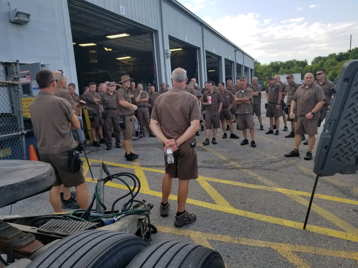 TIER 3 Awareness in Evansville. Proper following distance will prevent Hit Other in Rear. 396 feet is travelled at 45 MPH in 6 seconds. That should also be your following distance. Zoom in on 2nd picture to see the 2nd cone. <a href="/OhioValUPSers/">Ohio Valley UPSers</a> <a href="/TimCapps12/">Tim Capps</a> <a href="/charles01221963/">Hank</a>