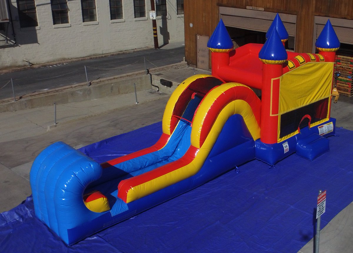PartyTimeMA's tweet image. Looking for a way to cool down in this #heatwave? Look at our BRAND NEW Bouncy House with a Waterslide attached! 
Click here to book online --&amp;gt; partytimema.com