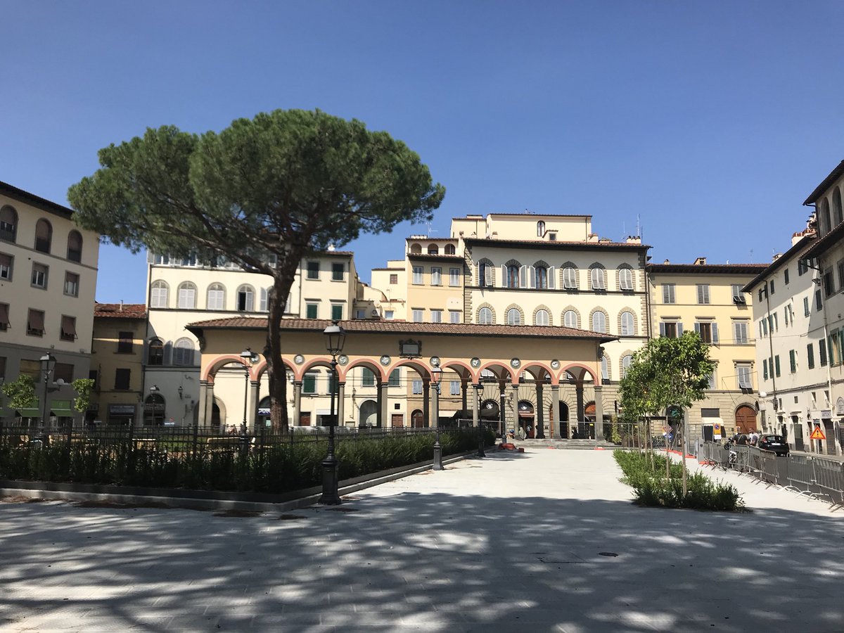 Alessia_Bettini's tweet photo. #sopralluoghi..bella piazza dei Ciompi che sarà #inaugurata venerdì 7 settembre; ringrazio i ns giardinieri per il lavoro che hanno fatto sulla parte del “verde urbano”...in piazza della Stazione il prato ha attecchito e aumenteremo le piante tappezzanti! 😀🌿 #Firenzecambia https://t.co/2p62ZWOtP9