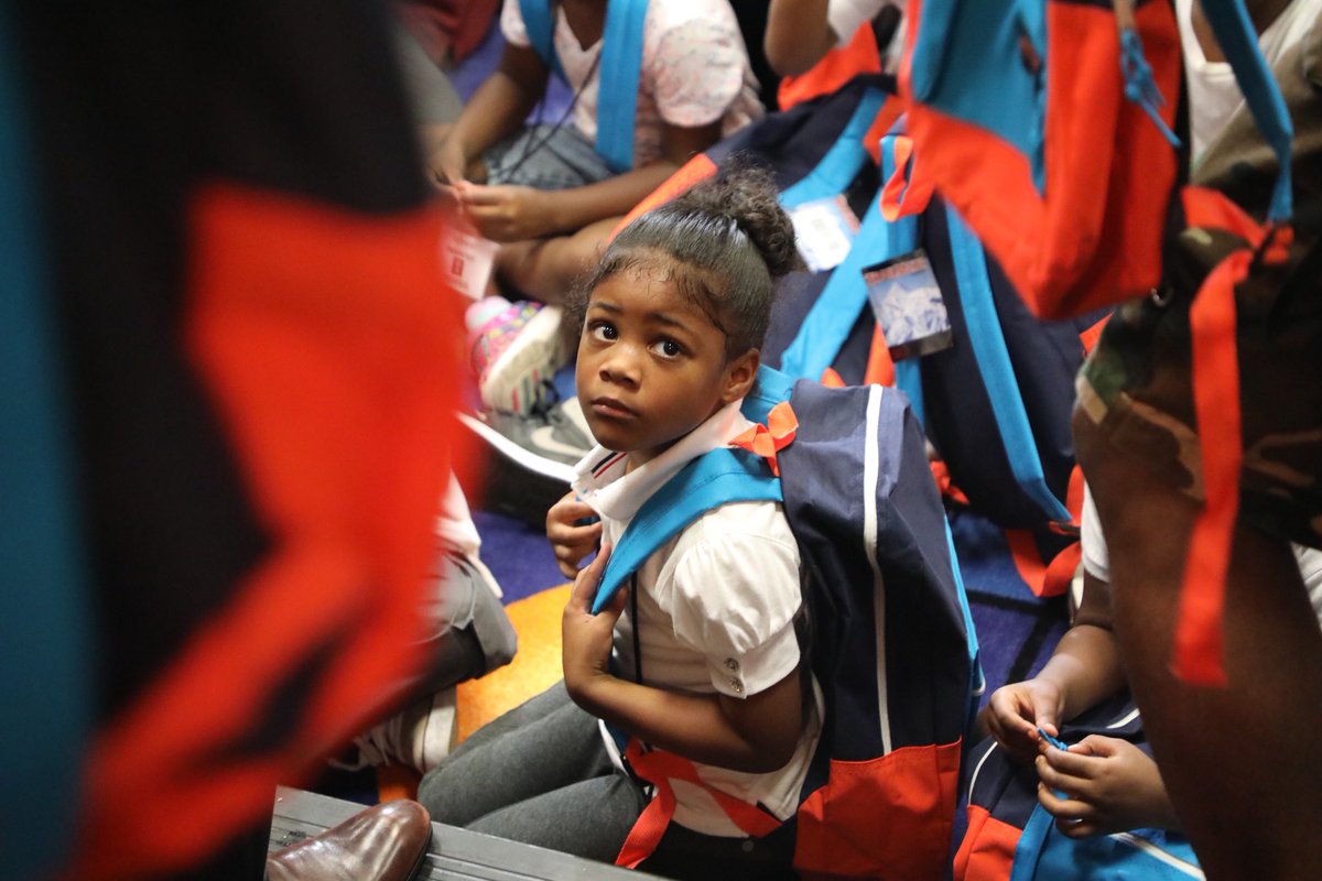 PHLschools's tweet image. Thank you @MeekMill for giving back! The students will enjoy their new backpacks and school supplies 🖍📒✏️ 
What a great way to kick off the school year! 🎒 #PHLed