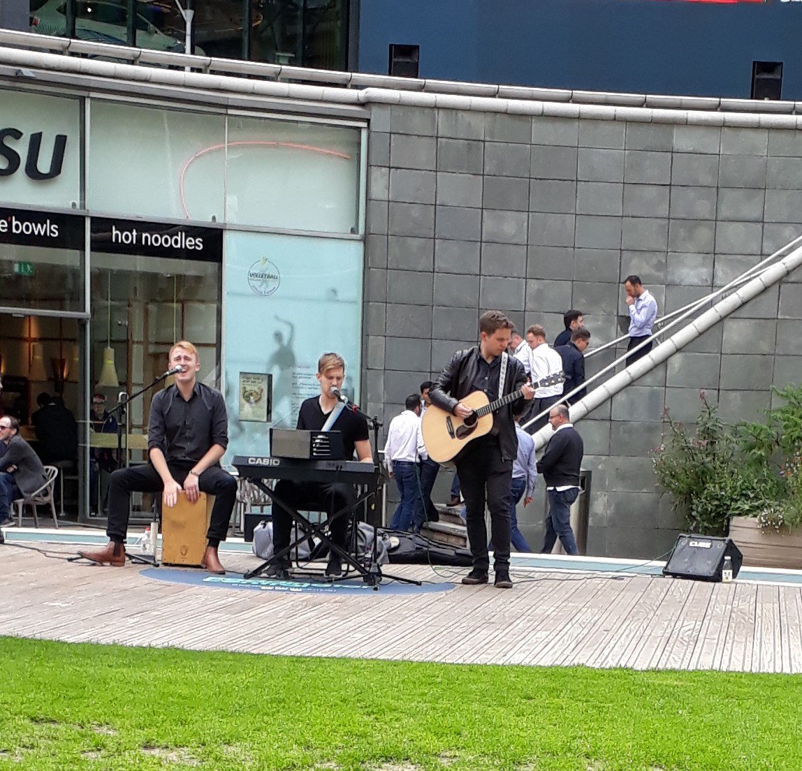 MoiraUrquhart's tweet image. Long overdue catch up today with the best band around @ChasingDeerBand