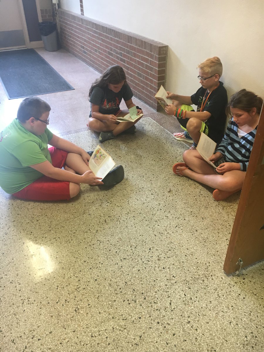 jrmclaugh's tweet photo. Peer helpers doing some shared and guided reading with the transition reading students! #washpride https://t.co/4YXdEAFAaL