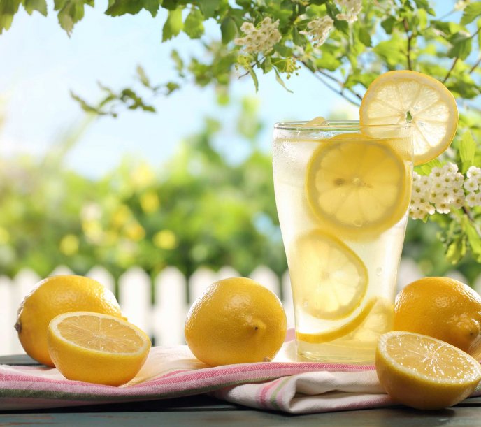 handy_cleaners's tweet photo. Happy #Wednesday #Londoners and #LemonJuiceDay ๐
Our #Handy #Cleaners team knows how useful the #lemonjuice can be for #cleaning and #stainremoval, so why not #takeadvantage of #sprucingup your #livingspace by adding #Vinegar, #bakingsoda, #salt, #lemon and a #cloth! ๐ฆ https://t.co/Kcky4eYsxq