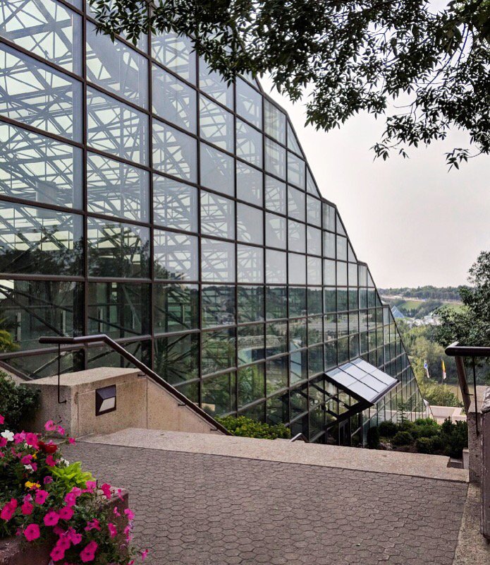 yegconvention's tweet image. We love to reduce our environmental impact during large events. Last year we diverted 260,705 lbs of waste from landfill, donated 3,658 lbs of food to @yegfoodbank, recycled 42,689 lbs of cardboard &amp;amp; 9,282 lbs of plastic! 

bit.ly/2pdA7jU

#sustainability #eventprofs