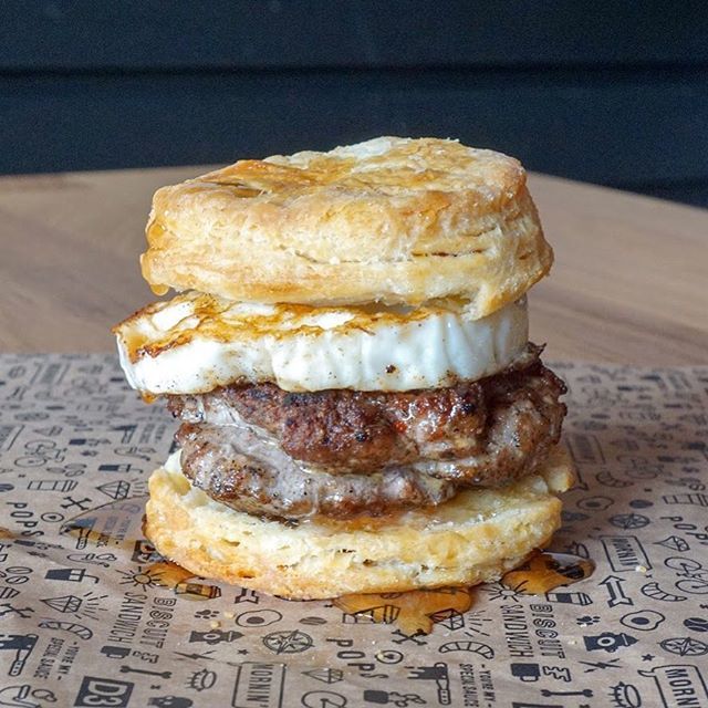 Division3Eats's tweet photo. D3 Whiskey Pork Sausage breakfast biscuit. #Division3eats #Hollywood #WhiskeyPorkSausage #Breakfast #Biscuit #Sandwich #BiscuitLyfe #Curbside #CurbsideService #PhoneIn #ParkingSucks #NoMoreParkingProblems
For curbside service, Mon - Fri, call: (323) 745-β¦ https://t.co/NEqBtHq3yp https://t.co/sawpMx7qoh