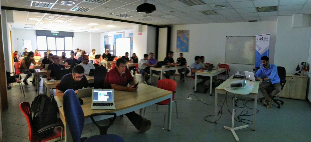 GDG_Palermo's tweet image. Primo appuntamento da @ArcaIncubatore a #Palermo per la #flutterStudyJams. Studiamo @flutterio con @fabryx1992
