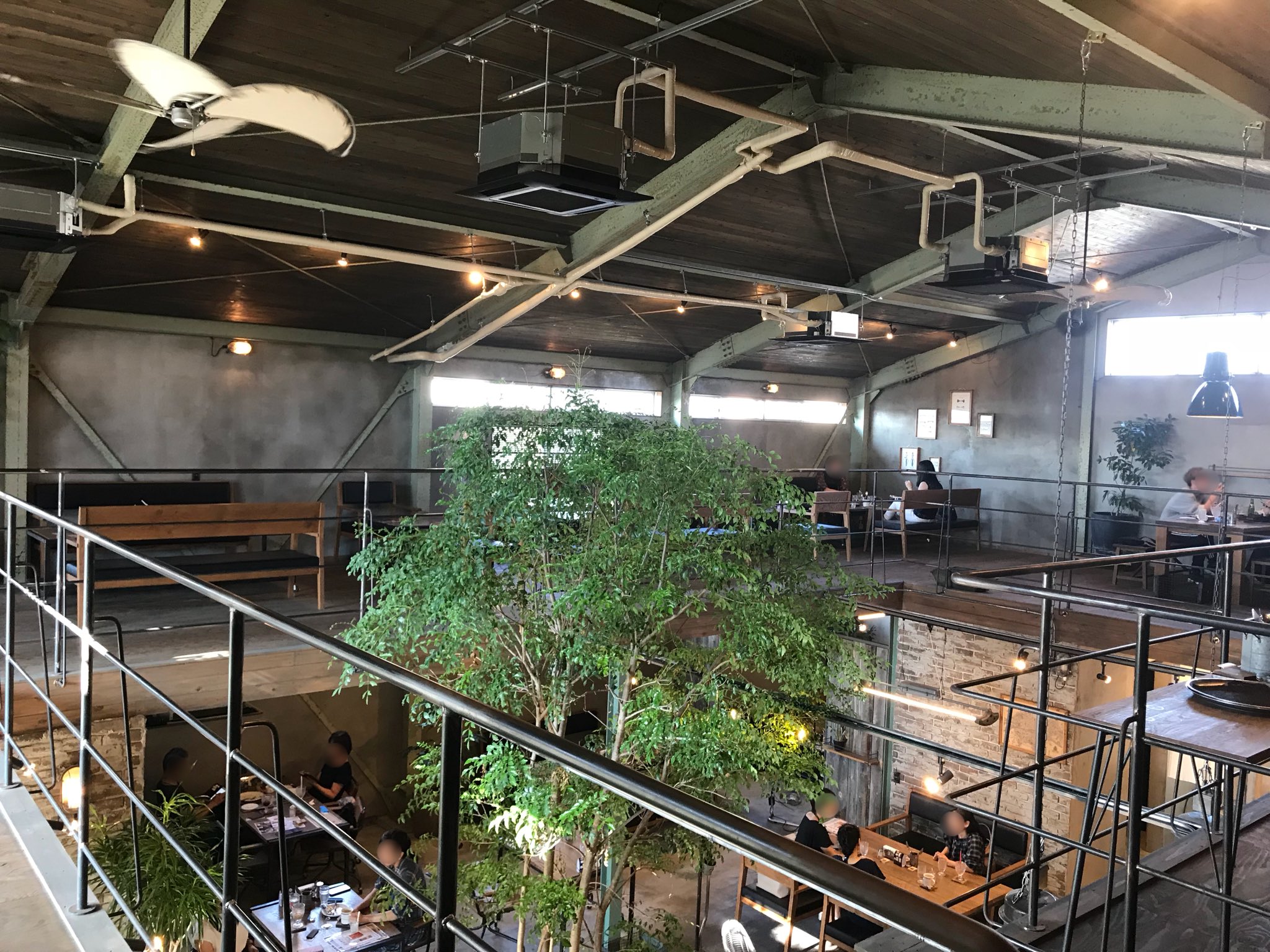 むらきち 地域集客の専門家 記事更新 浜松にあるインスタ映え抜群のおしゃれカフェ Cafe Soco カフェ ソーコ 倉庫を丸ごとリノベーションして作られた店内は やばいの一言 やばい Cafesoco カフェソーコ Cafe Soco カフェ ソーコ 倉庫