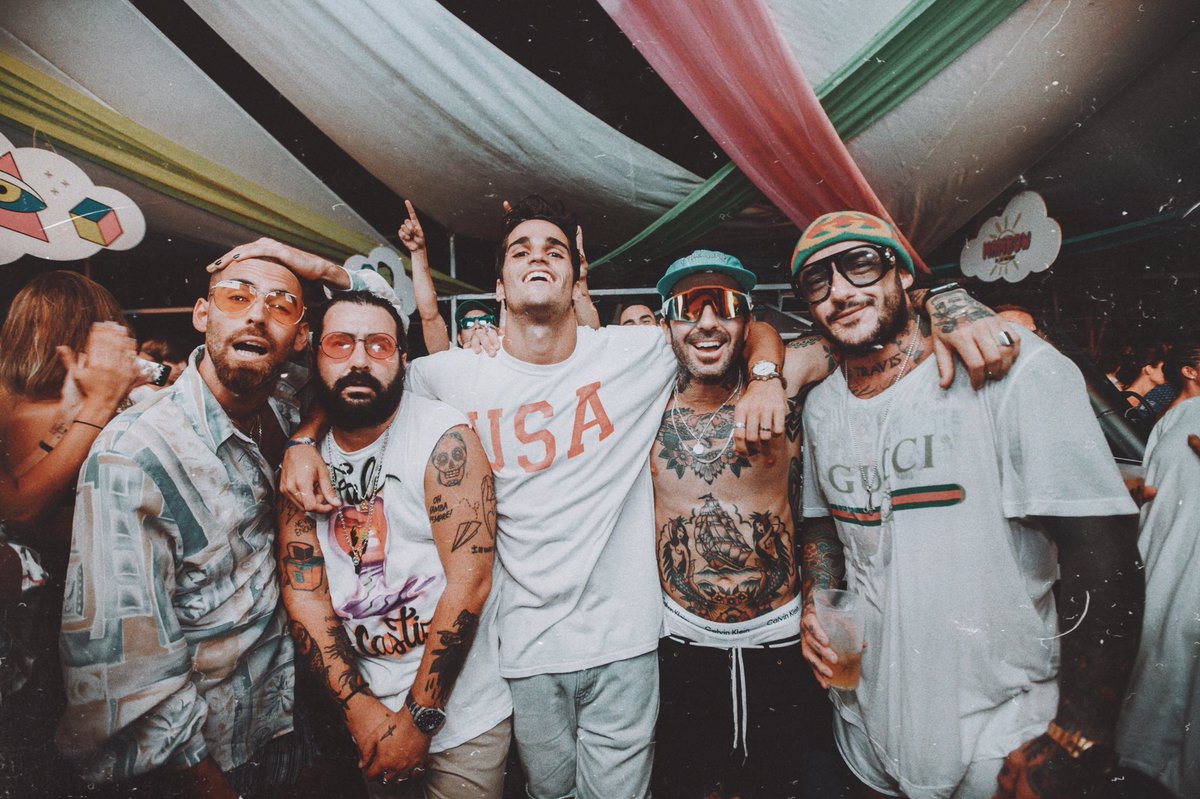 Oye, ayer se lió en Málaga o qué?!🔥 Mil gracias a mis amigos <a href="/lescastizos/">Lescastizos</a> por invitarme ayer a su fiesta con <a href="/djnanoshow/">Dj Nano</a> y <a href="/ArdiyaWorld/">Carletes De La Plaza</a> 🙏🏽🖤