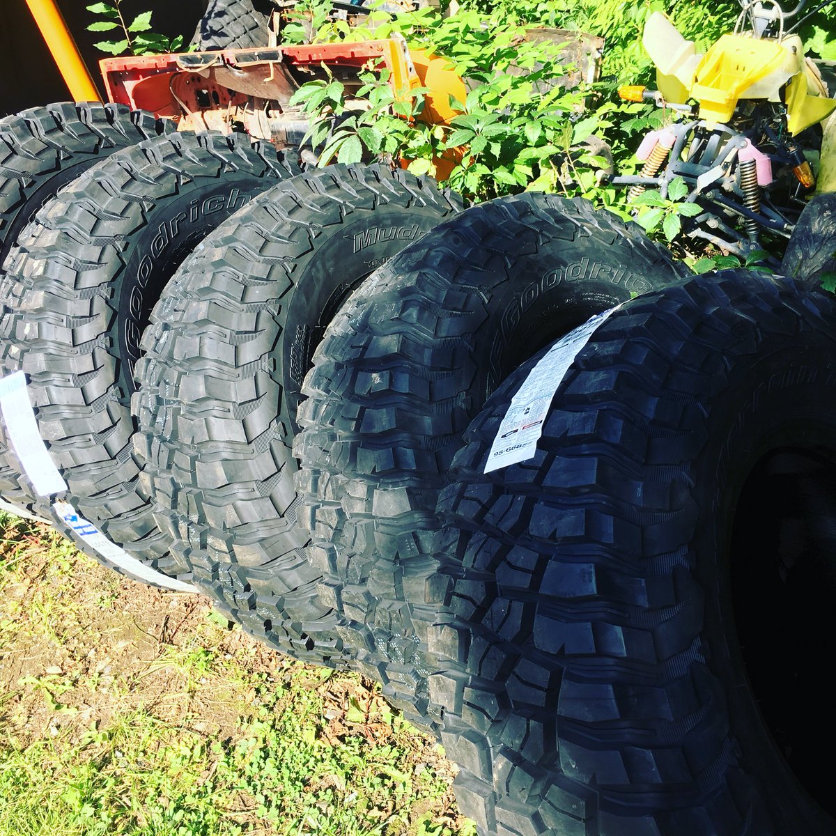 JeepU4's tweet photo. Thank You @bfgoodrichtires  for the sweet prize for@Flex4offroad Trail Weekend 4 years in a row!!great Sponsor. We appreciate all you do. From all of us https://t.co/RP9ob02wCl