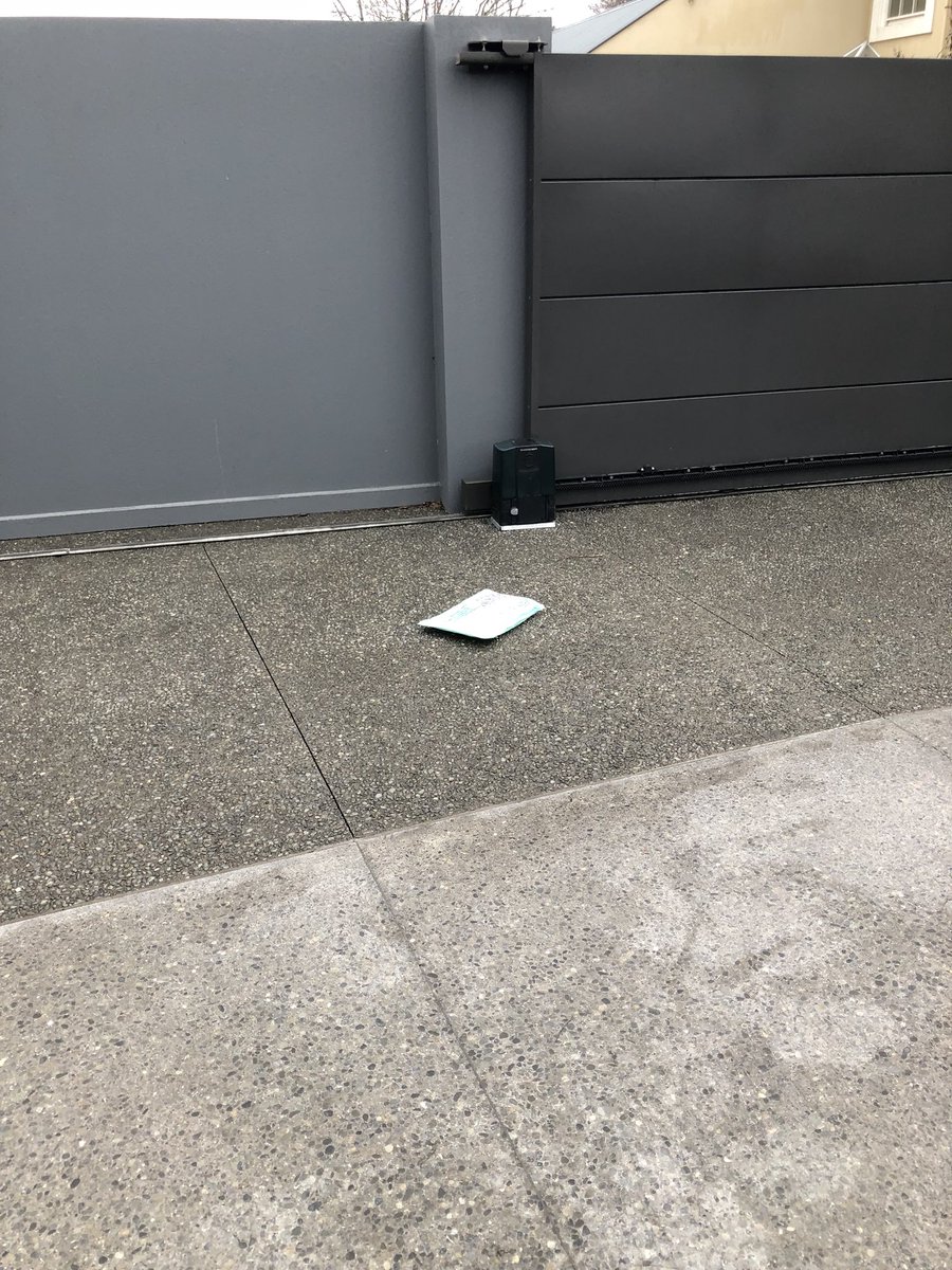 swimbeachrun's tweet photo. Another quality delivery by @nzpost  Throwing a gift parcel over the gate and leaving it out in the rain always beats putting it in the clearly marked post box right? #fail #poorcustomerservice https://t.co/GZgmoFtB7k