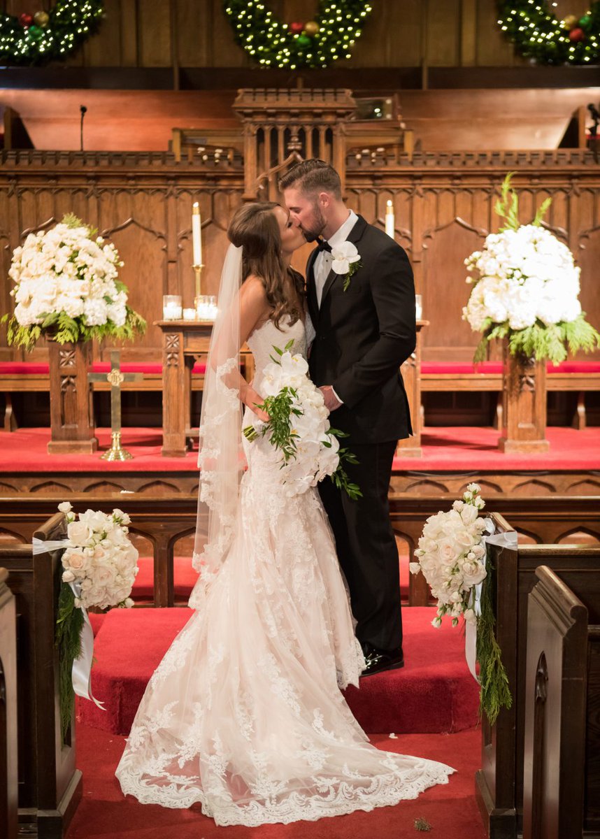 TheFleuriste's tweet photo. { Wedding Wednesday } Anna Marie + Jeremy https://t.co/bxSRJgMZYj https://t.co/Oot5IlMFY7