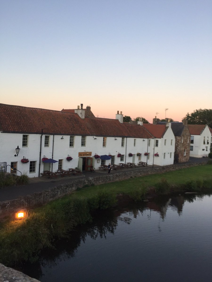 ruthannebaxter's tweet photo. A4 #ScotlandHour The riverside walk around #Haddington late summer evening @goeastlothian @visithaddington @abouthaddington @embrace_EL https://t.co/V7qanHcNUj