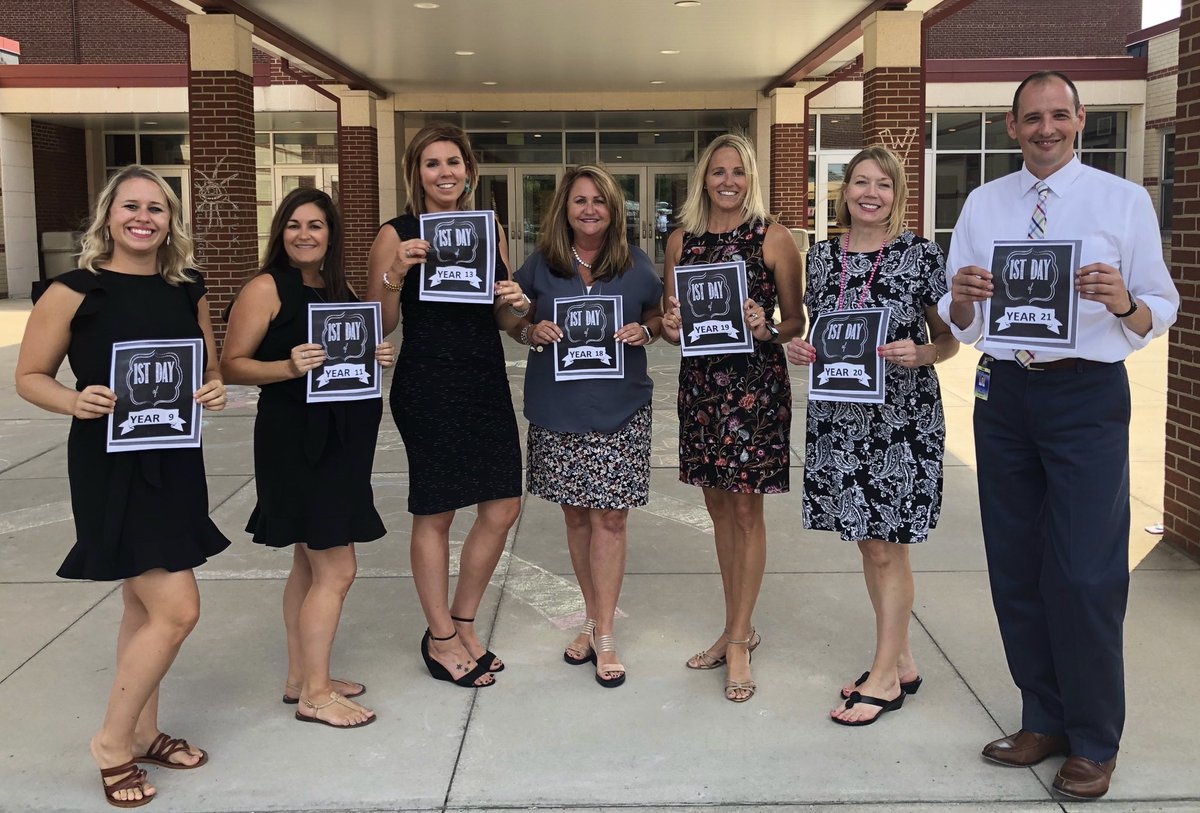 mrssilbaugh's tweet photo. Happy first day, @MarsAreaSD ! Here’s to a wonderful year! #greatthingstodo https://t.co/627kIeEJYM