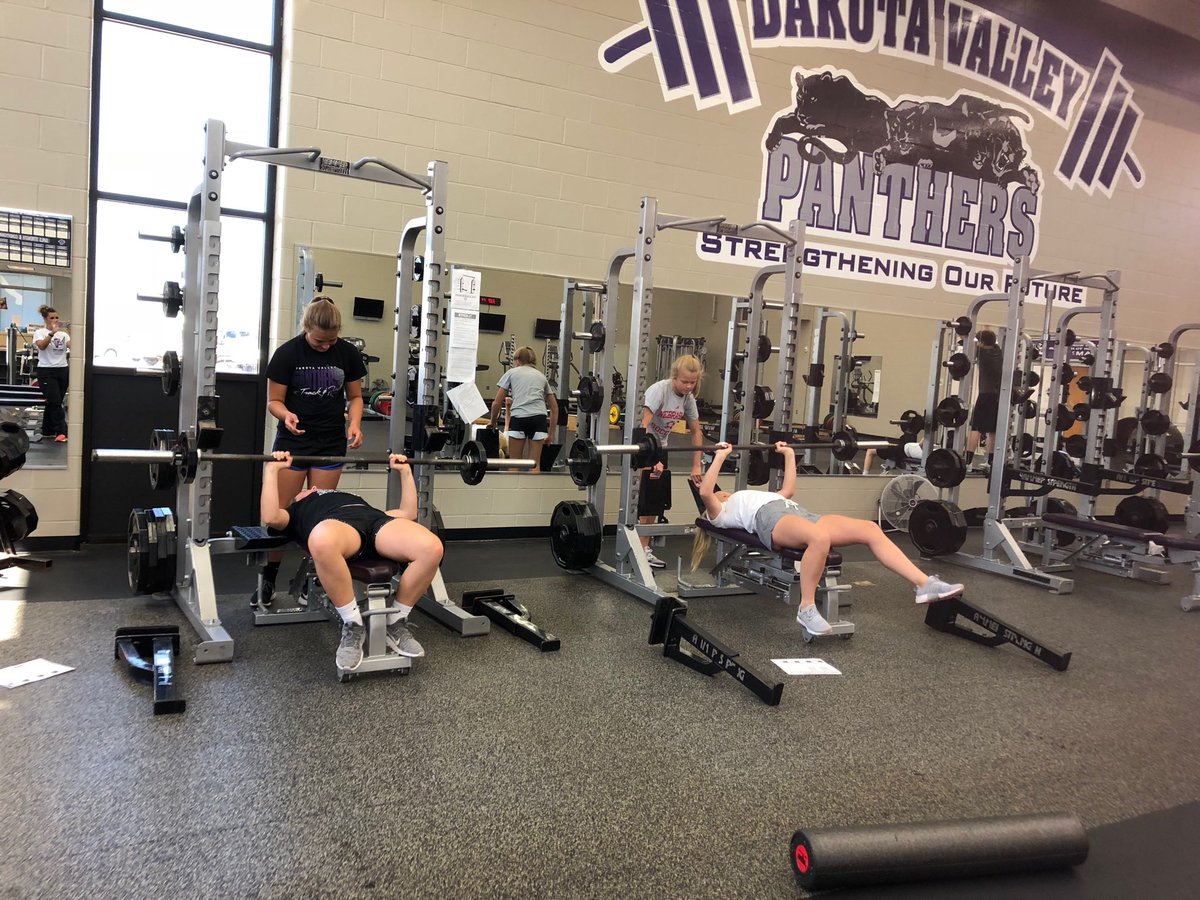 DVgirlsBB's tweet photo. Building strength in the off-season! #GBB2018 https://t.co/3DbNNBM1xv