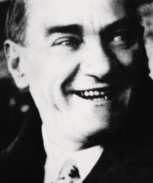 ''bir gülüşü var''