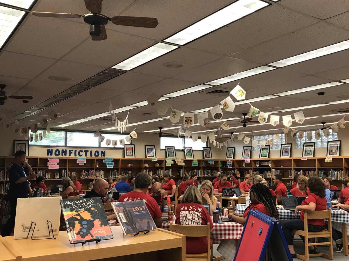 3_Amatos's tweet image. Blended Learning ERPL refresher with @noelnehrigVCS. Introduced him to the newest members of our Bobcat family too! #vcsblendedlearning #VCSDLTL #BobcatsFirst @beckyporter67 @EPS_Bobcats