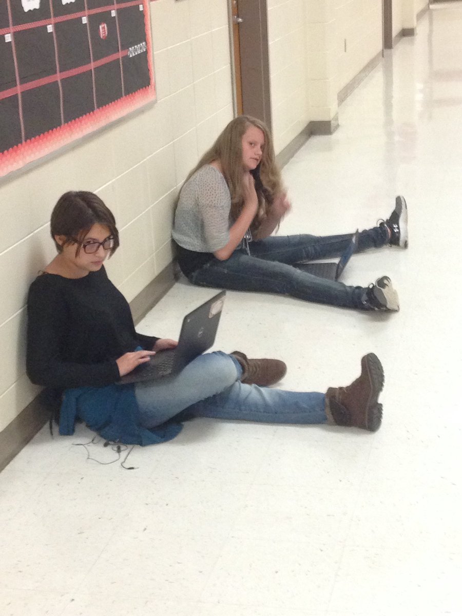 waddellsworld's tweet photo. We started our first #choice board assignments today! 😁✏️👍🏻 Students were working on a myriad of assignments, from @Flipgrid videos to tshirt designs. Excited to see what they create! 🗣🖍📝 @BryanCountyMS #IChoose... #studentvoice #studentchoice https://t.co/54zxVZ0v5G