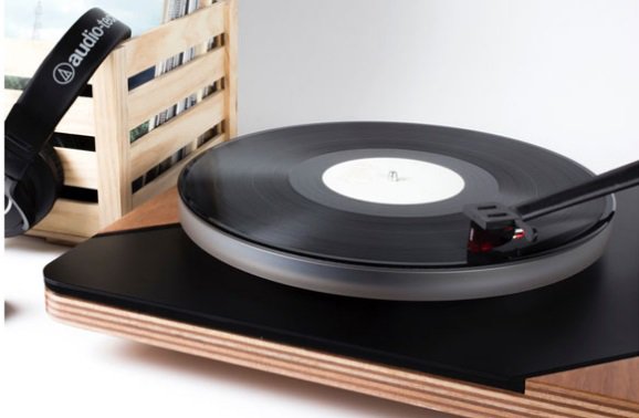 rgsite's tweet photo. #RGQUER - Estamos apaixonadas pelo novo toca-discos da Defoss Digital! Veja mais sobre ele: https://t.co/5yWFs9vNq8 #tocadisco #defossdigital https://t.co/km2a6mbtMe