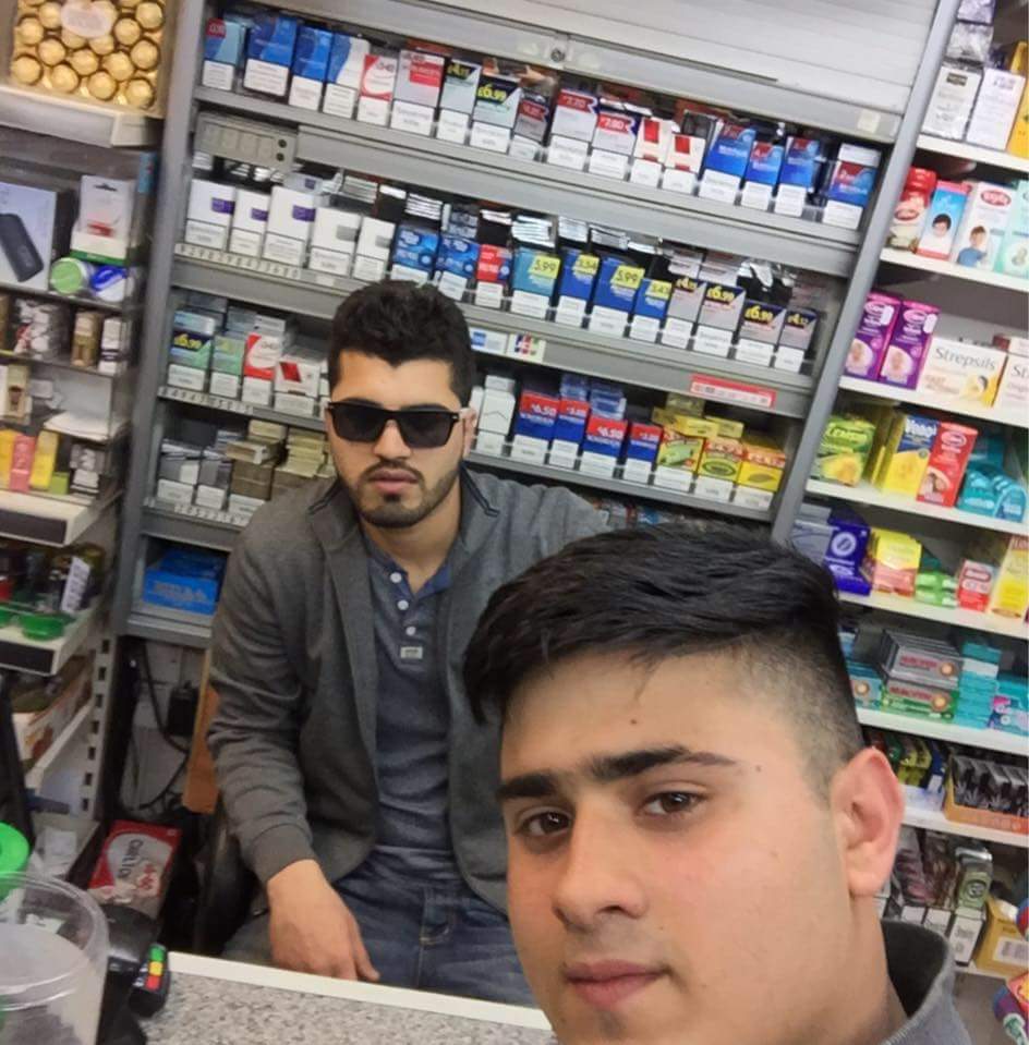 saralouise2017's tweet photo. @SuptPayneWMP @WMPolice I knew I knew him this pic I recognize the front guy and he works at the shop near post office lady pool road https://t.co/jAuqvTvFF2