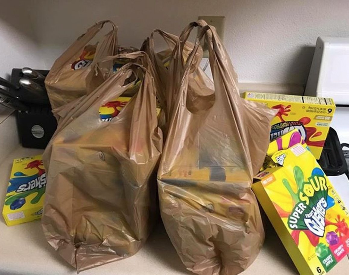 gushers's tweet photo. Mom: Can you stop and get some groceries on your way home?
Me: https://t.co/ffLe158cu1
