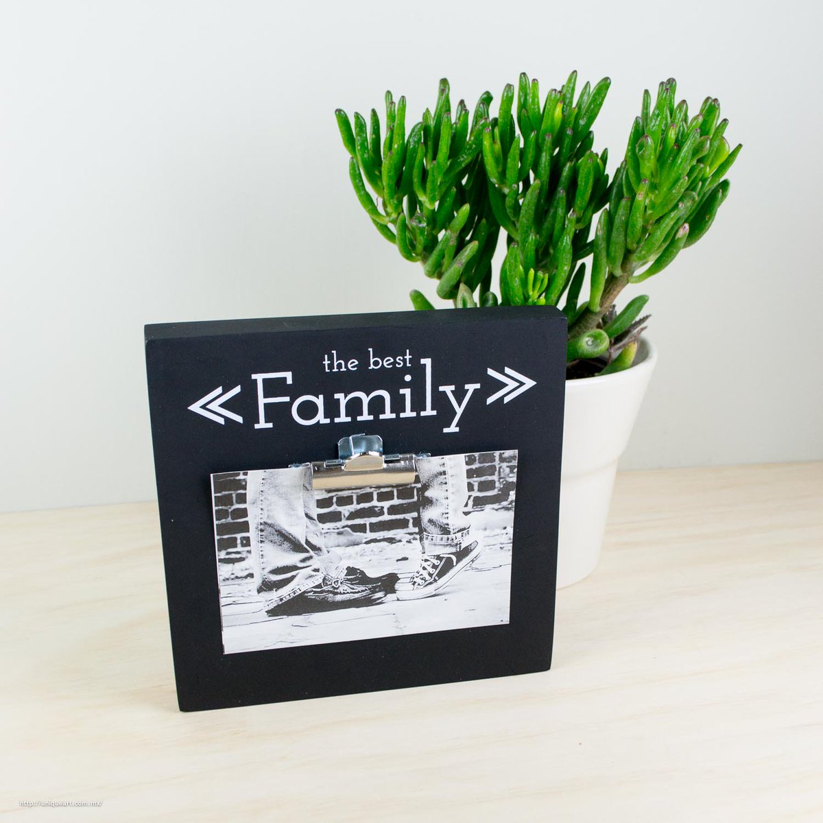 UniqueArt_mx's tweet photo. Portaretratos Fotoclip
Para que pongas tus recuerdos en un lugar bonito ❤️

#clipboard #regalos #decoracion #portaretratos #fotos #recuerdos #familia https://t.co/mQpBdEJ0jf