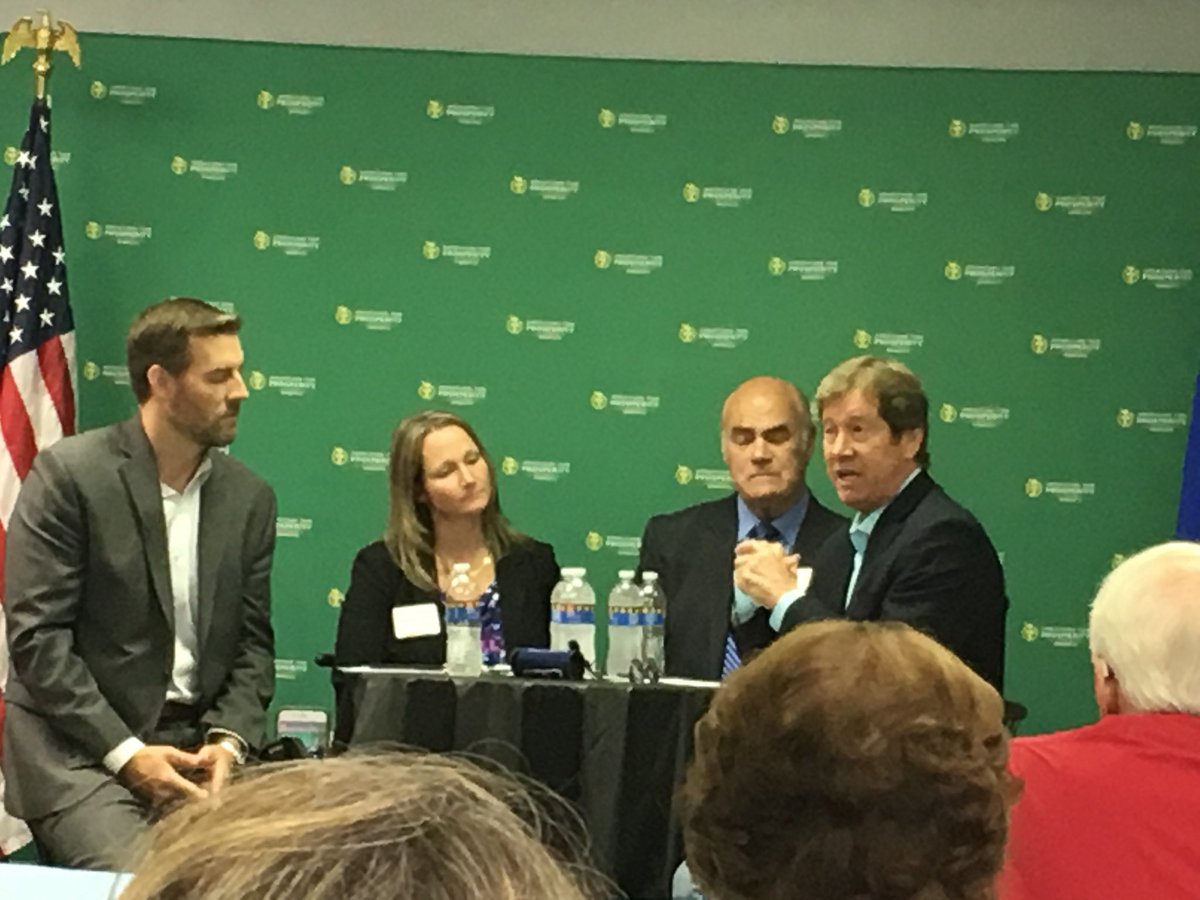 Jonkoznick's tweet photo. I applaud @RepJasonLewis for his bipartisan work on criminal justice and juvenile justice reform. It makes sense from both economic, effective policy and moral standpoints. Especially important for growing minority / Latino community #mnleg #mncd2 #NALEOEd https://t.co/hnBe6dRndf