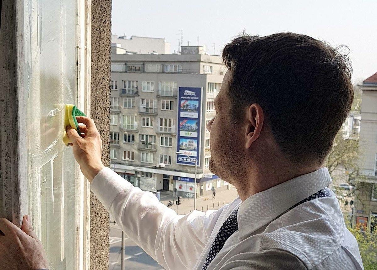 Karol_______Kr's tweet photo. Gdy robisz to w czym jesteś najlepszy... #TrzaskowskiJakKomorowski #TrzaskowskiStyle https://t.co/ofeUvy7YJY
