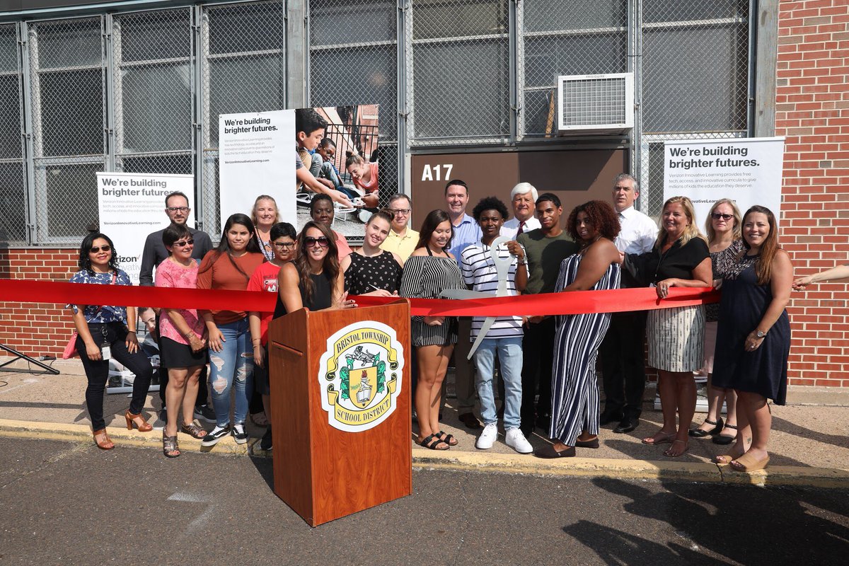 Today, we held the official opening of the FDR Innovation Lab with a ribbon cutting ceremony! A giant thank you to Verizon for always supporting our students! #Verizoninnovativelearning <a href="/BelindaJenice/">Belinda</a> <a href="/mgehrens/">Melanie Gehrens</a> <a href="/KevinBolesFDR/">Kevin Boles</a> <a href="/momenewsh/">Cathy Newsham</a> #btsdtigers
