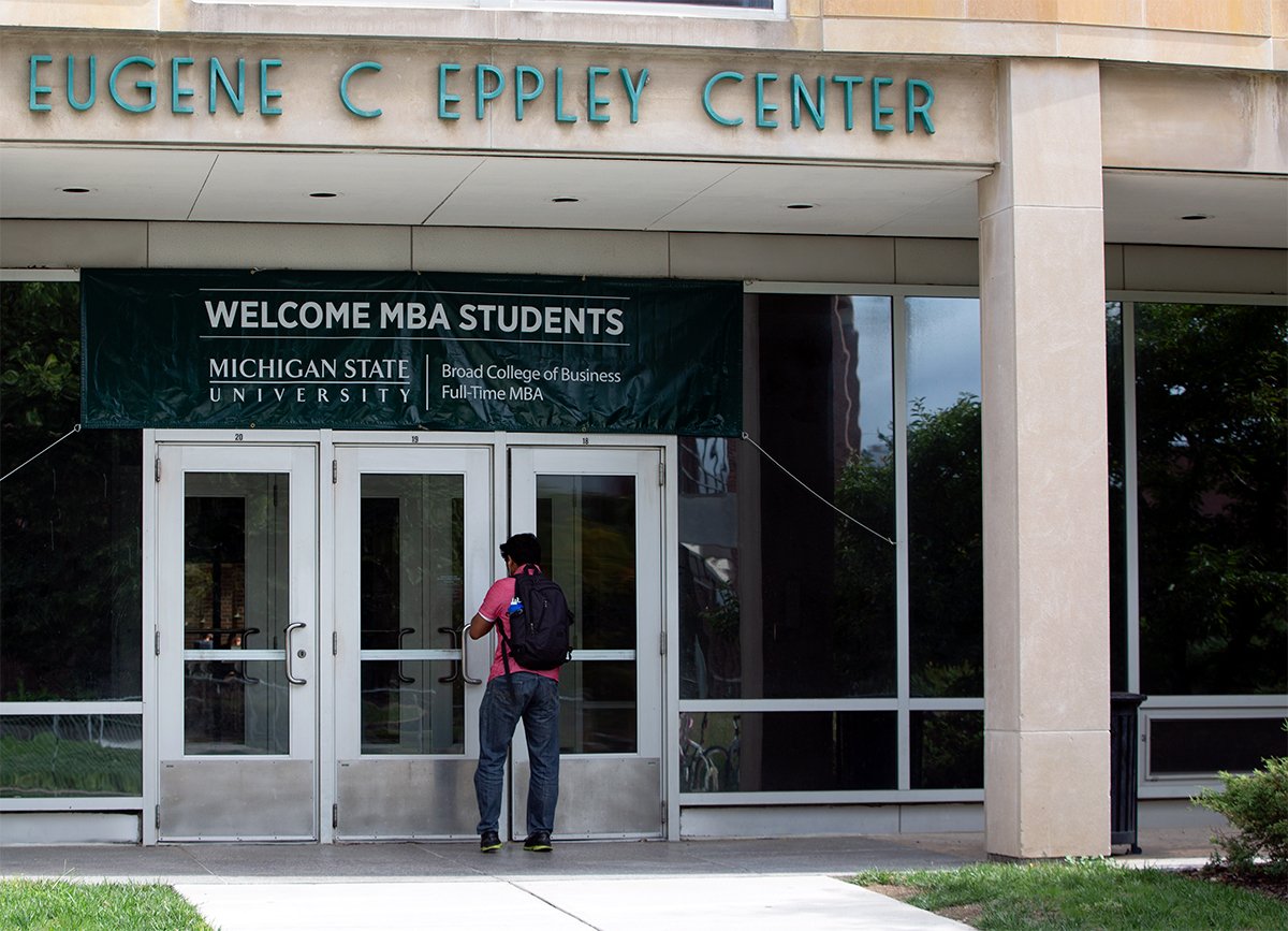 MSUBroadCollege's tweet photo. The leaves are still green, but it's beginning to look a lot like fall around @MSUBroadCollege. Welcome back, #BroadSpartans! #SpartansWill get started on #tomorrowsbusiness today. #buildbroad #msubiz https://t.co/LsjgnqwA3r